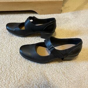 Clarks Black Leather Flats with Classic Mary Jane Design